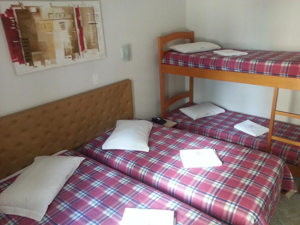 Hotel Pousada Valintur Balneário Camboriú Quarto foto